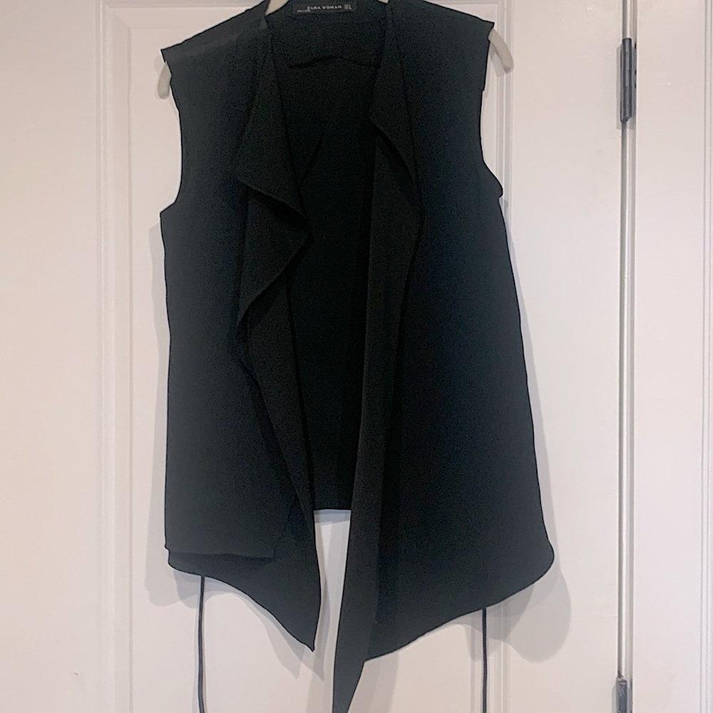 Zara vest size small